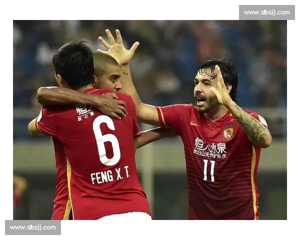 足协杯巅峰对决上港迎战恒大豪门碰撞引爆全国关注争夺晋级荣耀之夜