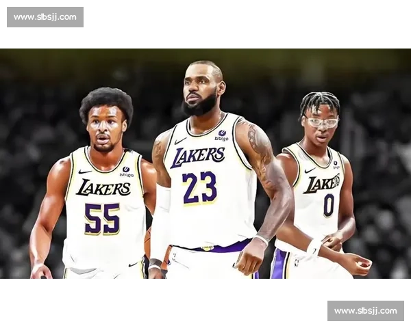 詹姆斯期待与次子布莱斯同台竞技:2026 年选秀或成历史性父子对决 詹姆斯期待与次子布莱斯同台竞技:2026 年选秀或成历史性父子对决